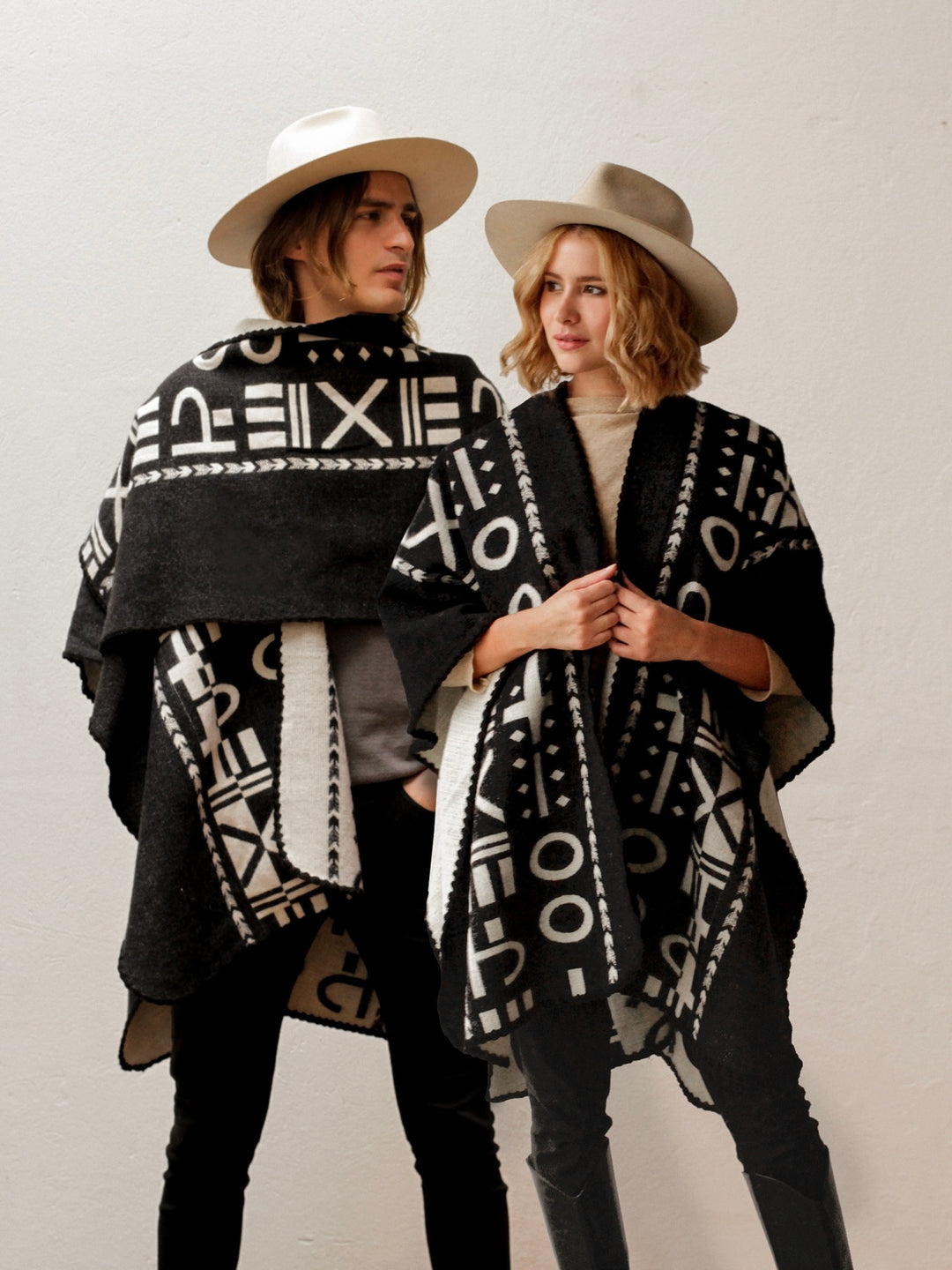 PONCHO | XO, BLACK & WHITE