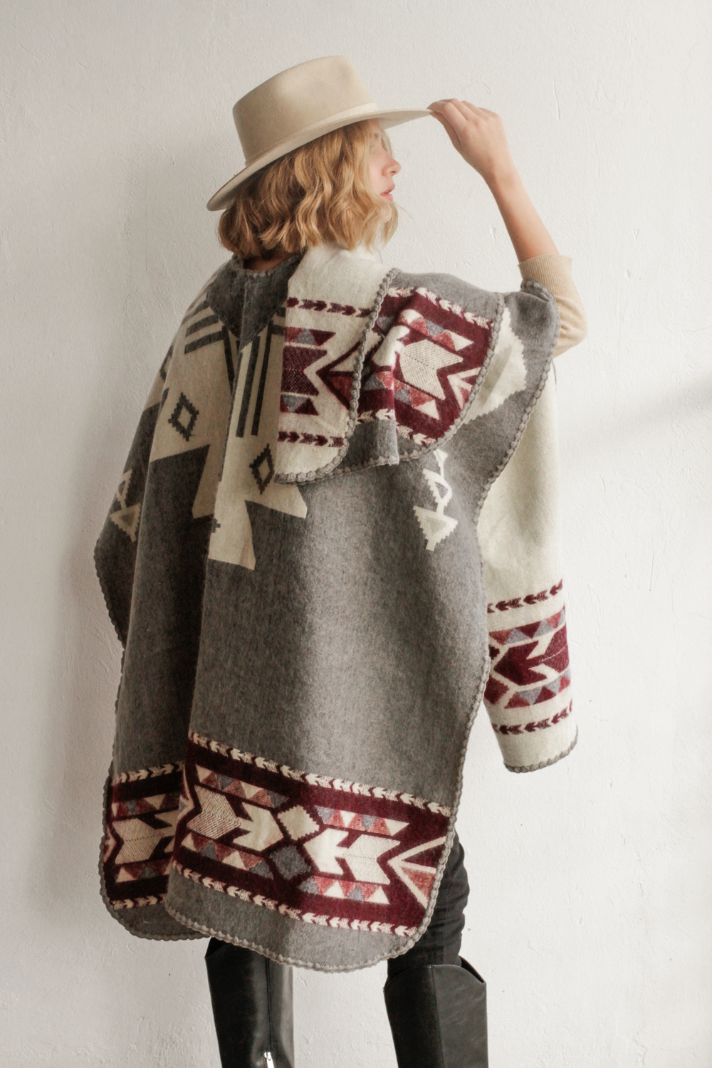 PONCHO | ARAS WINE AND RED