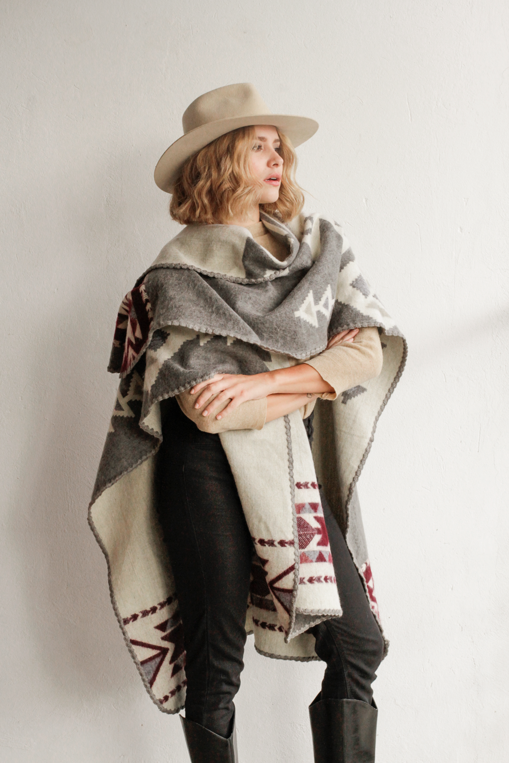 PONCHO | ARAS WINE AND RED