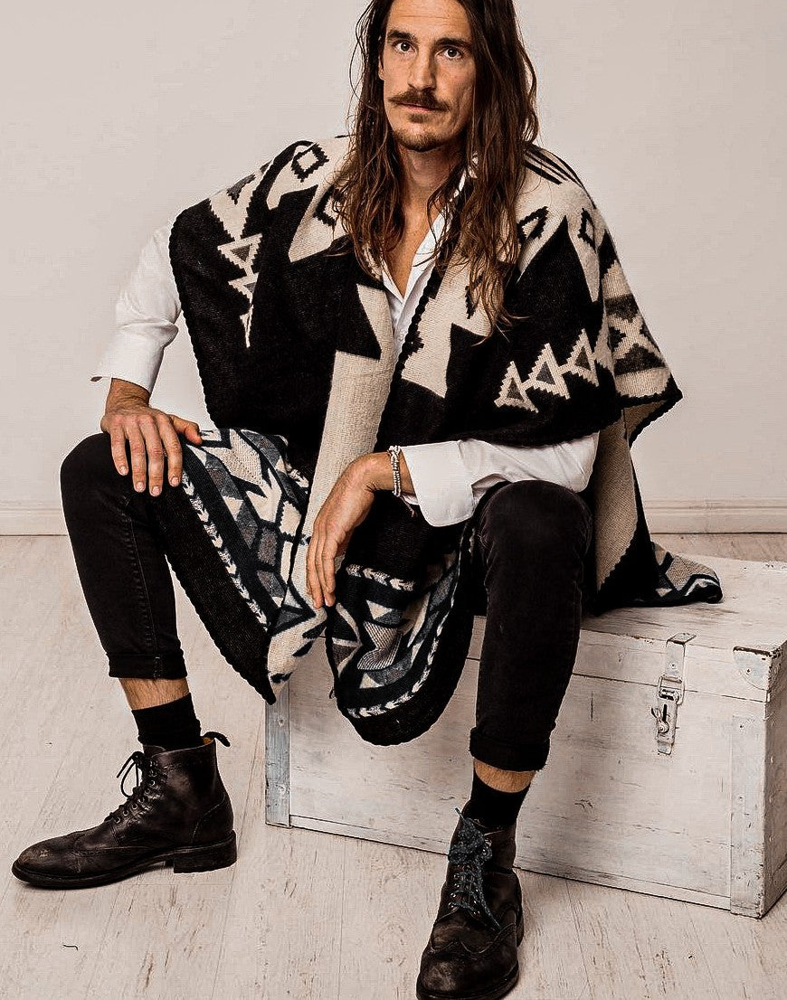 PONCHO | ARAS BLACK
